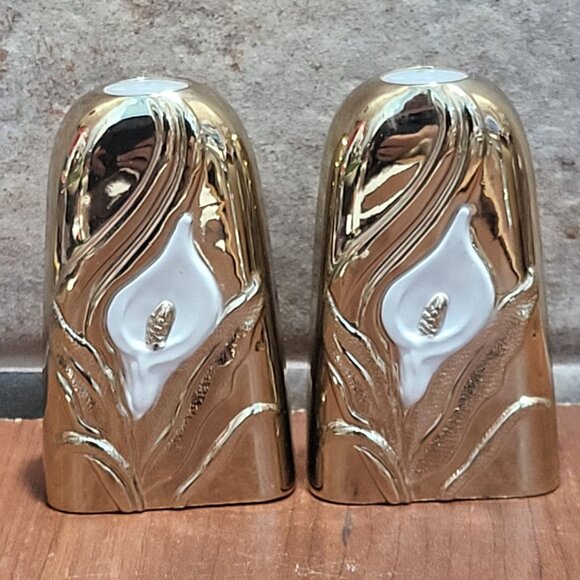 Vintage Japan Goldtone Over Silverplate White Calla Lily Salt Pepper Shaker Set - Picture 1 of 8
